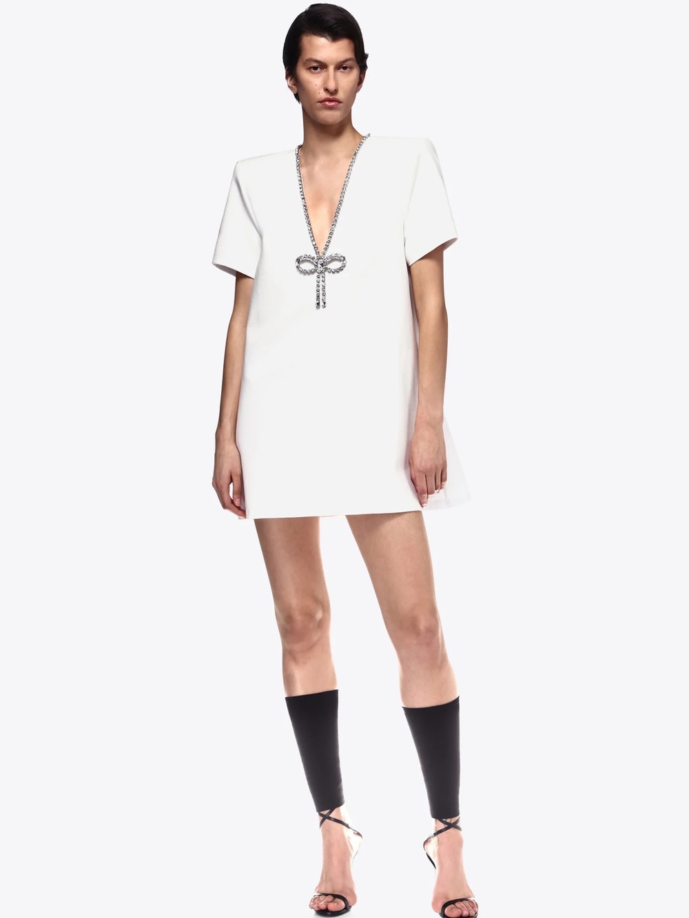 Area Crystal Bow V-Neck T-Shirt Dress - L